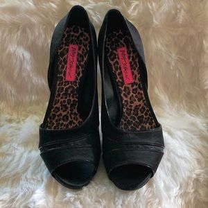 Betsey Johnson Black Sexy Stiletto